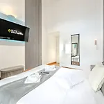 Aquarium Luxury Loft 1 - Exclusive Waterfront View 아파트