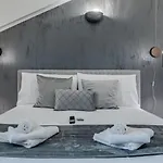 Aquarium Luxury Loft 1 - Exclusive Waterfront View *