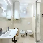 Aquarium Luxury Loft 1 - Exclusive Waterfront View 아파트