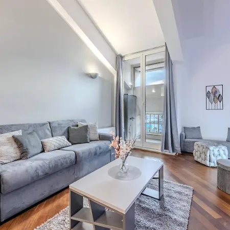 Aquarium Luxury Loft 1 - Exclusive Waterfront View