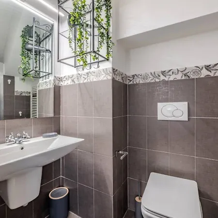 Апартаменты Aquarium Luxury Loft 1 - Exclusive Waterfront View