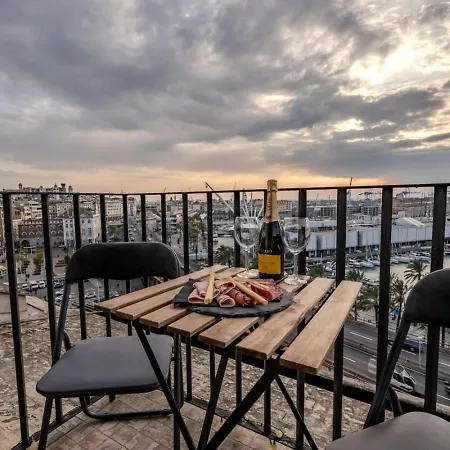 Апартаменты Aquarium Luxury Loft 1 - Exclusive Waterfront View