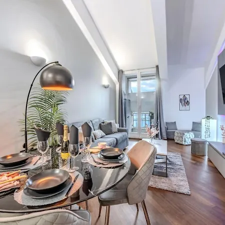 Apartament Aquarium Luxury Loft 1 - Exclusive Waterfront View