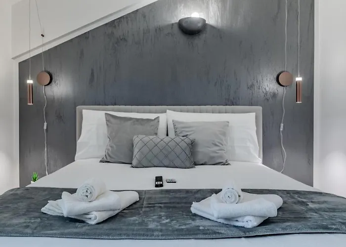 Aquarium Luxury Loft 1 - Exclusive Waterfront View *
